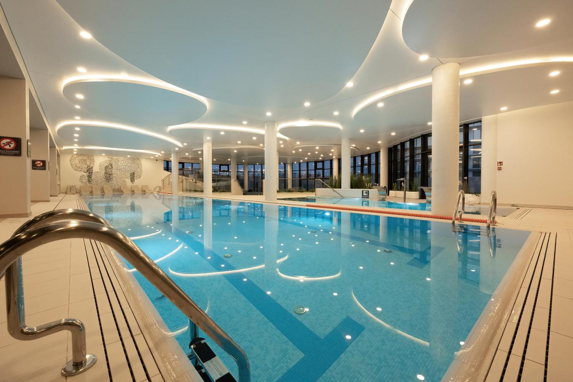 Family Apartment With Gym And Swimming Pool By Renters Prestige โควอบเซก ภายนอก รูปภาพ